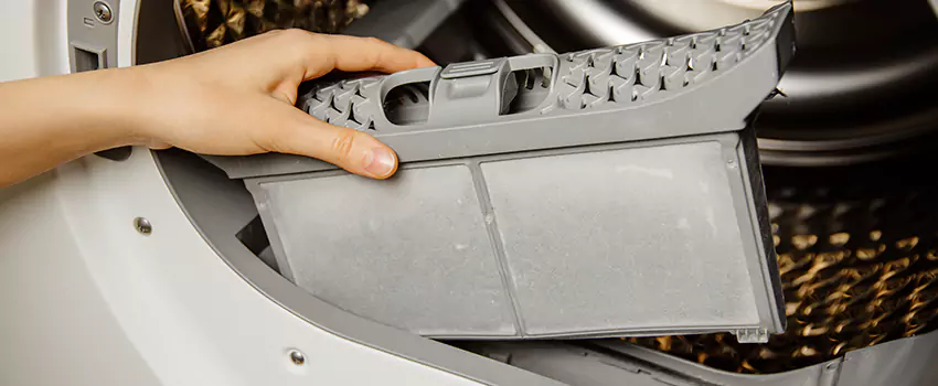 Signs Of A Clogged Dryer Lint Trap in Bradenton, Florida